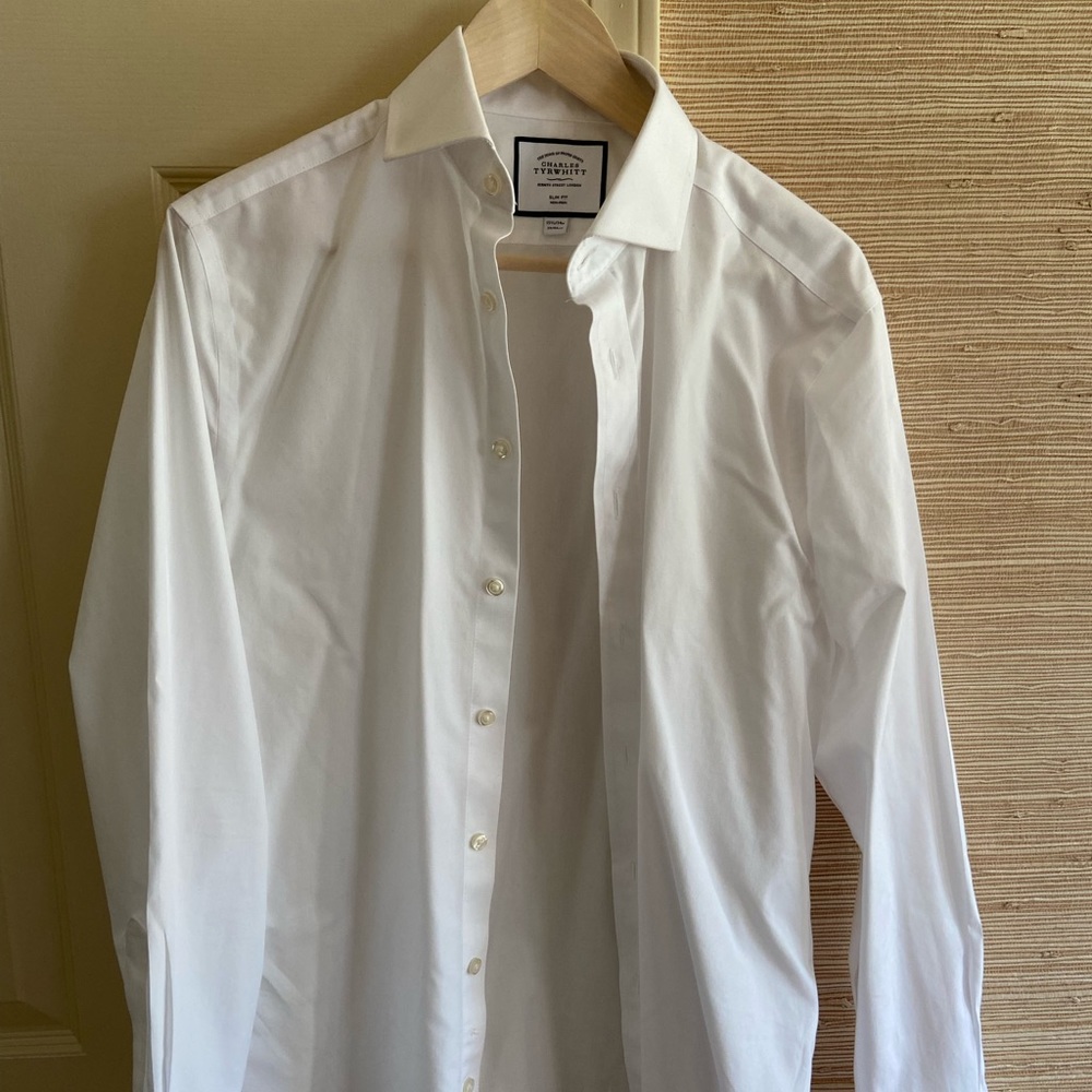Charles Tyrwhitt Spread-collar Button Down